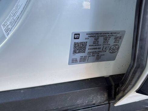 Used 2025 GMC Yukon Denali Ultimate w/ LPO, Floor Liner Package image 41