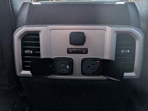 Used 2022 Ford F250 Lariat w/ Black Appearance Package AWD/4WD image 21
