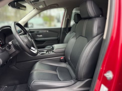 Used 2025 Honda Pilot EX-L image 13