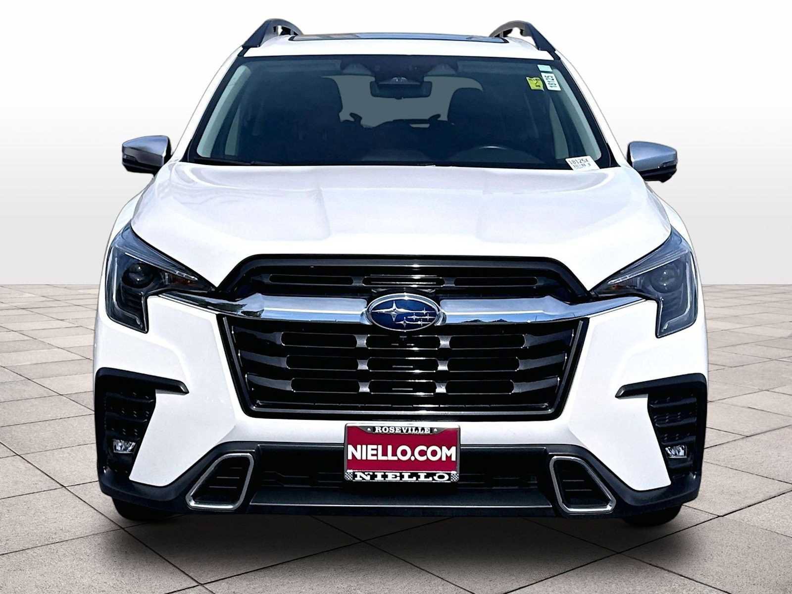 Used 2023 Subaru Ascent Touring AWD/4WD image 3