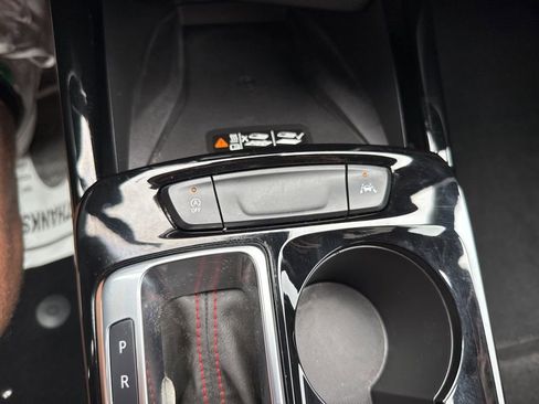 Used 2024 Chevrolet Trax RS w/ Sunroof Package image 27