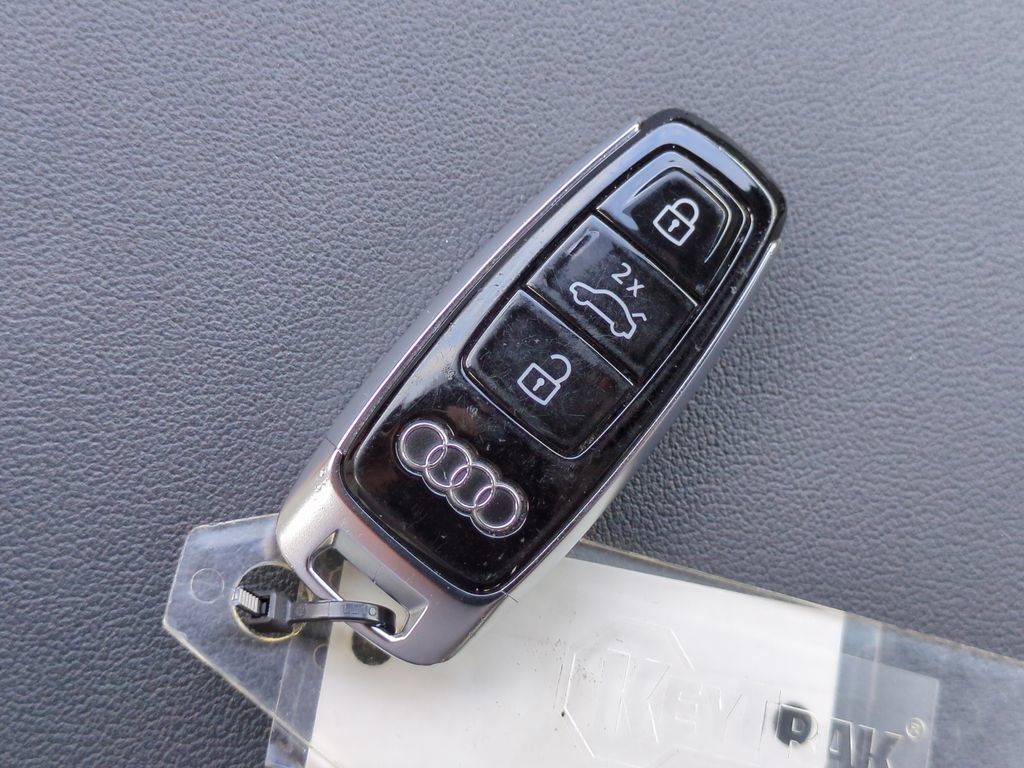 Used 2025 Audi Q7 3.0T Premium Plus AWD/4WD image 29
