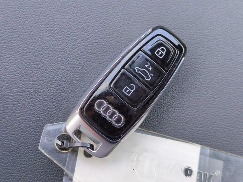 Used 2025 Audi Q7 3.0T Premium Plus AWD/4WD image 29