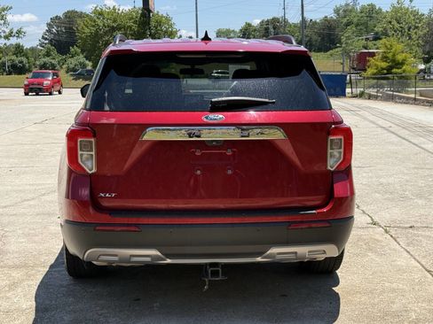 Used 2022 Ford Explorer XLT w/ Equipment Group 202A RWD image 5