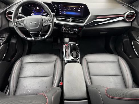 Certified 2025 Chevrolet Trax RS FWD image 11