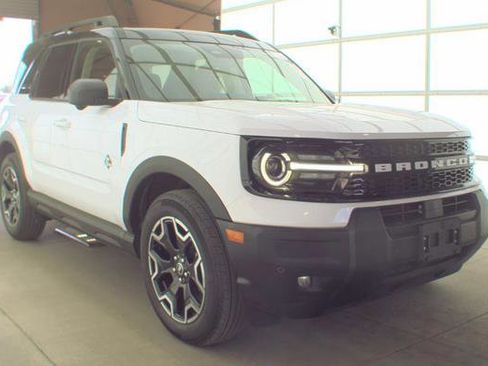 Used 2025 Ford Bronco Sport Outer Banks w/ Outer Banks Tech Package+ AWD/4WD image 9