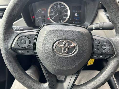 Used 2020 Toyota Corolla LE image 12