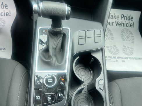 Used 2025 Kia Sportage LX FWD image 18