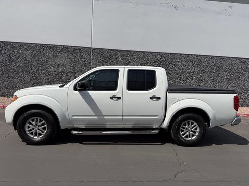 Used 2014 Nissan Frontier SV image 9