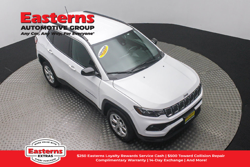 Used 2024 Jeep Compass Latitude AWD/4WD image 4