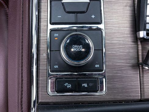 Used 2024 Ford Expedition Limited AWD/4WD image 28