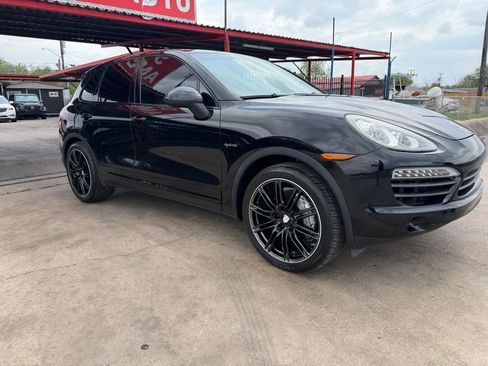 Used 2014 Porsche Cayenne S image 14