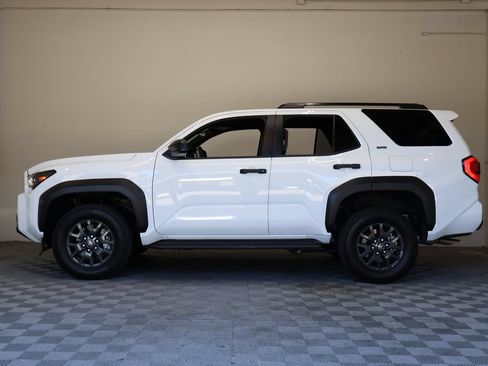 Used 2026 Toyota 4Runner SR5 AWD/4WD image 7