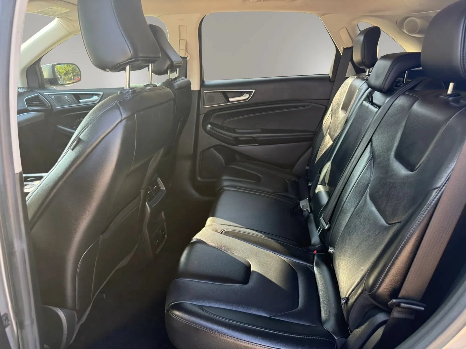 Used 2021 Ford Edge Titanium AWD/4WD image 17