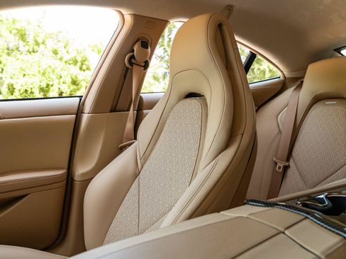 New 2025 Karma Revero Luxury RWD image 8