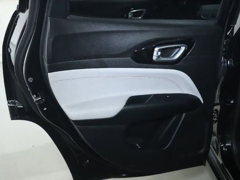 Used 2022 Jeep Compass Limited AWD/4WD image 13