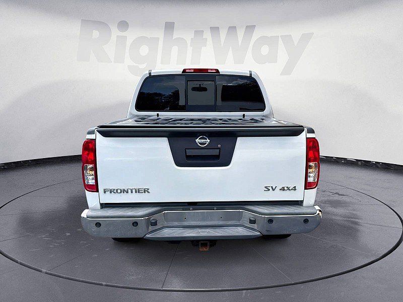Used 2016 Nissan Frontier SV w/ SV Value Truck Package AWD/4WD image 4