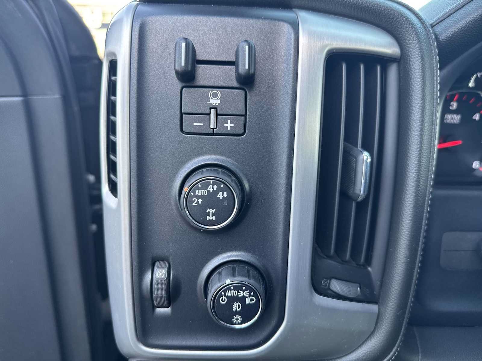 Used 2016 GMC Sierra 1500 SLE w/ SLE Value Package AWD/4WD image 26