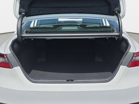 Used 2022 Toyota Camry LE FWD image 12