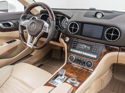 Used 2013 Mercedes-Benz SL 550 image 27
