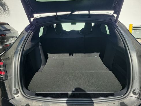 Used 2023 Tesla Model X image 15