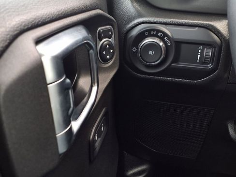 Used 2023 Jeep Wrangler Unlimited Sport AWD/4WD image 20