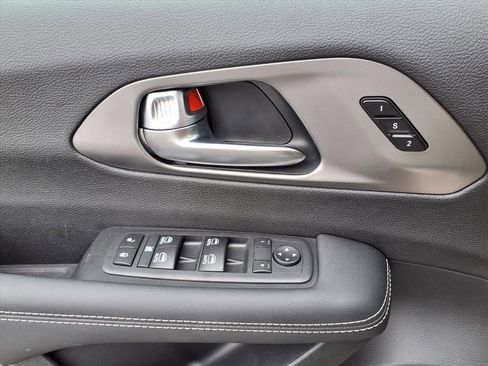 New 2026 Chrysler Pacifica Select image 17