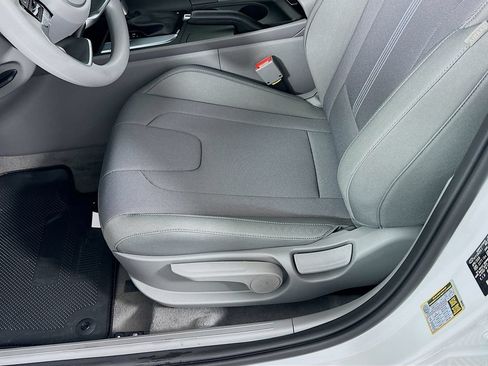 New 2026 Hyundai Elantra SE FWD image 19
