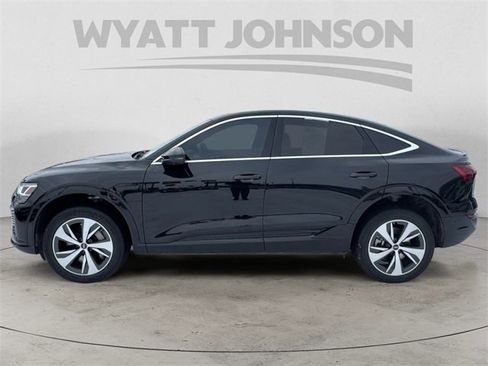 Used 2024 Audi Q8 e-tron Premium Plus w/ Premium Plus Package image 2