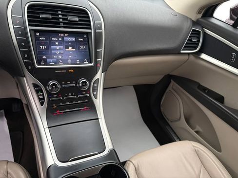 Used 2020 Lincoln Nautilus FWD w/ Equipment Group 101A image 14