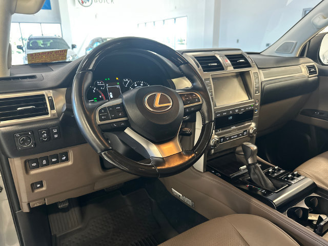 Used 2021 Lexus GX 460 Luxury w/ Accessory Package AWD/4WD image 12