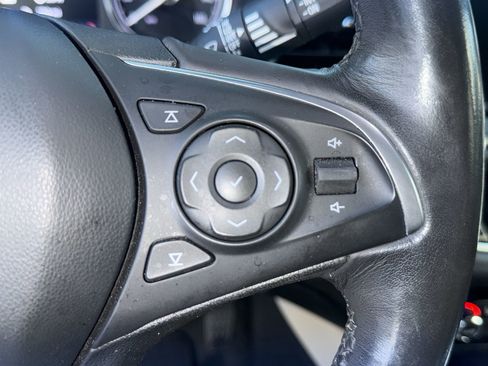 Used 2020 Buick Enclave Essence w/ Sport Touring Edition image 27