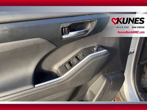 Used 2024 Toyota Highlander XSE image 8