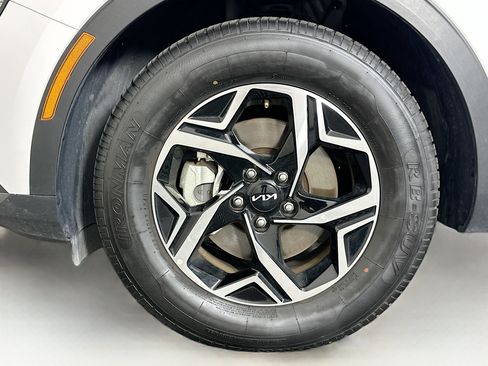 Used 2025 Kia Sportage LX FWD image 11