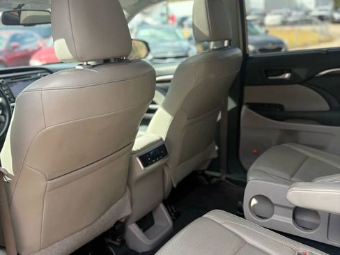 Used 2015 Toyota Highlander Limited Platinum image 35