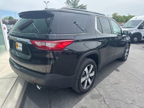 Used 2020 Chevrolet Traverse LT w/ LT Premium Package AWD/4WD image 10