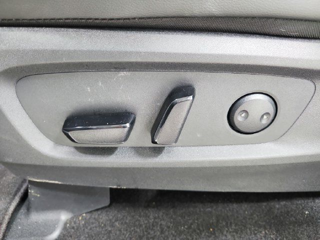 Used 2025 Nissan Pathfinder SL FWD image 11