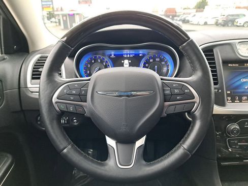 Used 2016 Chrysler 300 C image 17