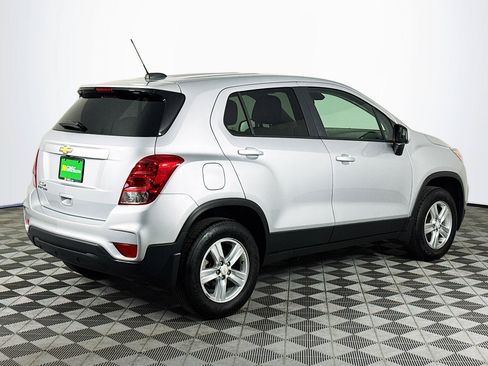 Used 2020 Chevrolet Trax LS w/ Tint and Cruise Package AWD/4WD image 8