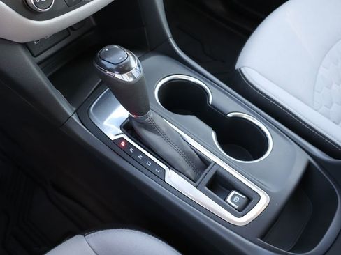 Used 2020 Chevrolet Equinox L image 23