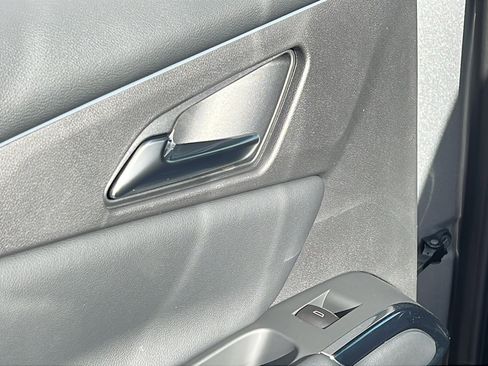 New 2026 Chevrolet Traverse RS image 12