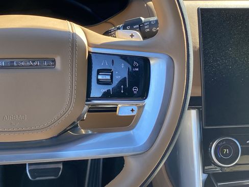 Used 2023 Land Rover Range Rover Long Wheelbase SE image 29