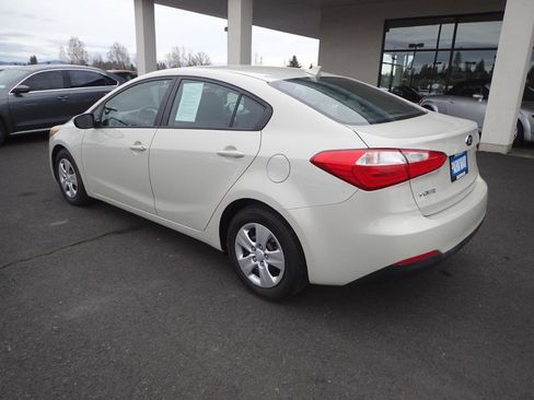 Used 2015 Kia Forte LX FWD image 3