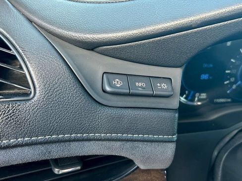 Used 2018 Cadillac Escalade Luxury AWD/4WD image 39