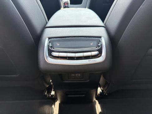 Certified 2025 Cadillac XT6 Premium Luxury FWD image 22