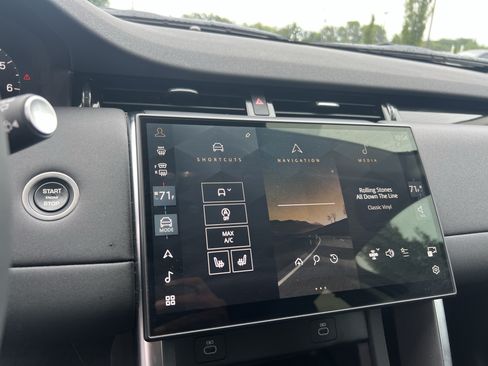 Certified 2025 Land Rover Discovery Sport S AWD/4WD image 27