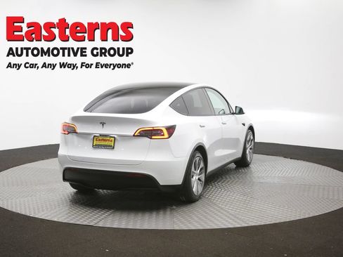 Used 2022 Tesla Model Y Long Range AWD/4WD image 34