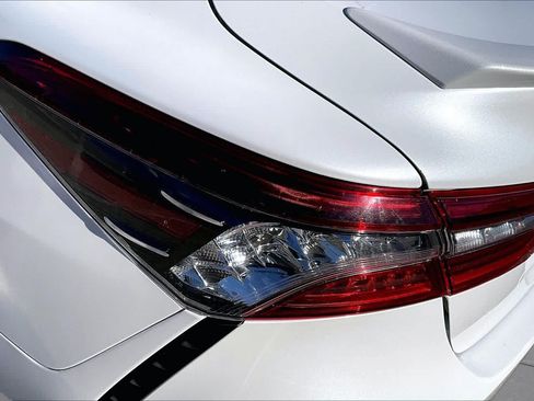 Used 2021 Toyota Camry XSE FWD image 28