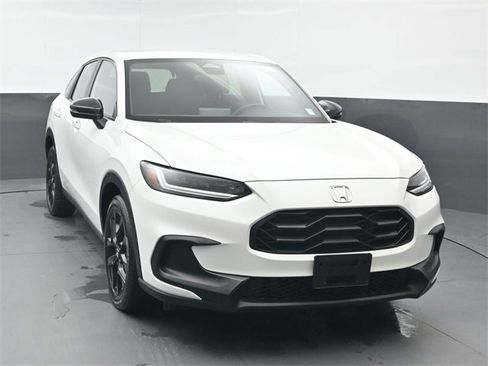 Used 2023 Honda HR-V Sport image 8