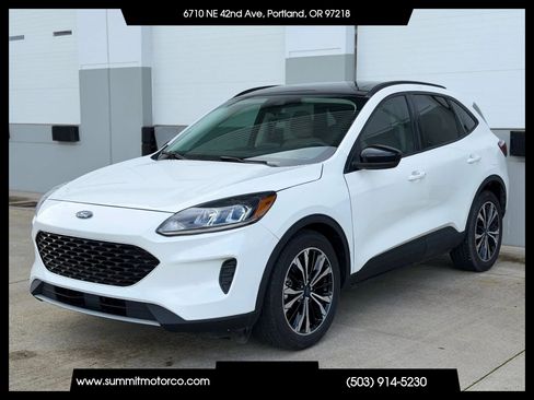 Used 2021 Ford Escape SE w/ SE Sport Appearance Package image 1